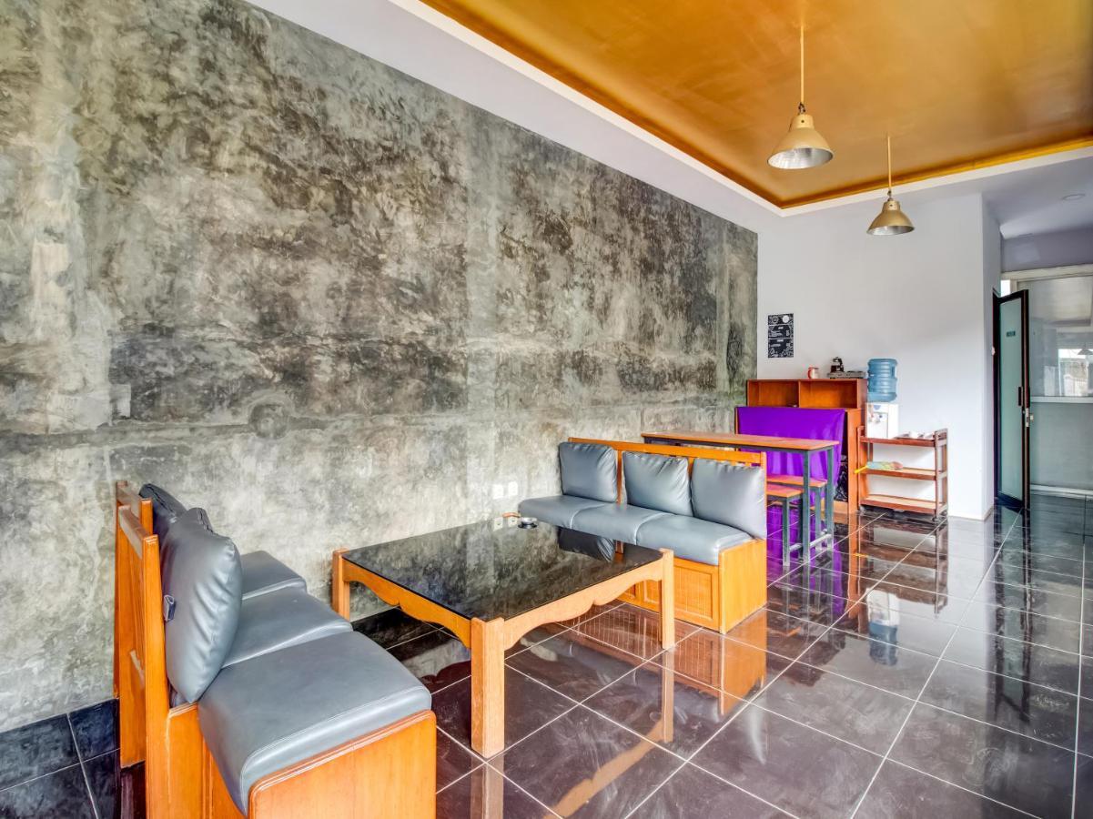 Oyo 3750 Elder Guest House Бандунг Екстериор снимка