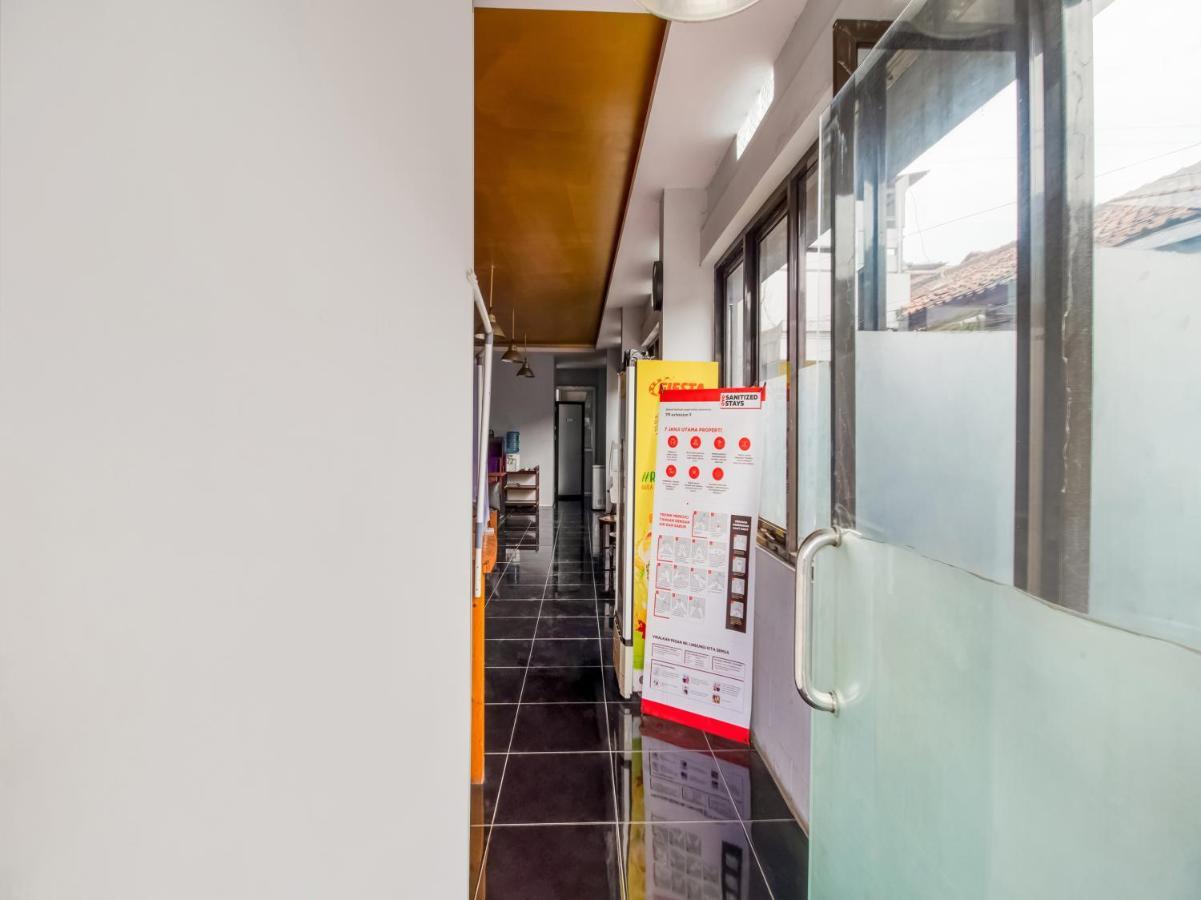 Oyo 3750 Elder Guest House Бандунг Екстериор снимка