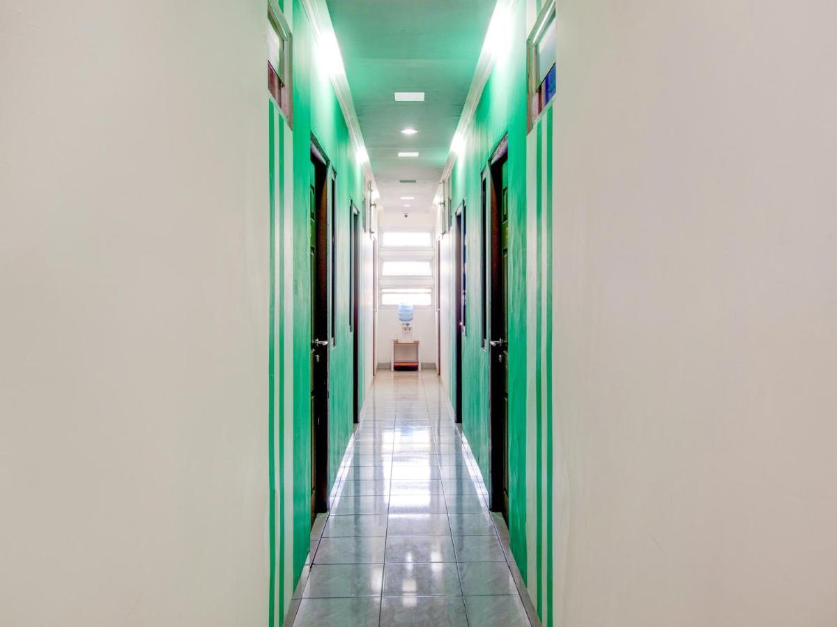 Oyo 3750 Elder Guest House Бандунг Екстериор снимка